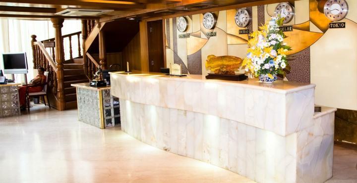 The Shelton Grand Hotel 벵갈루루 외부 사진
