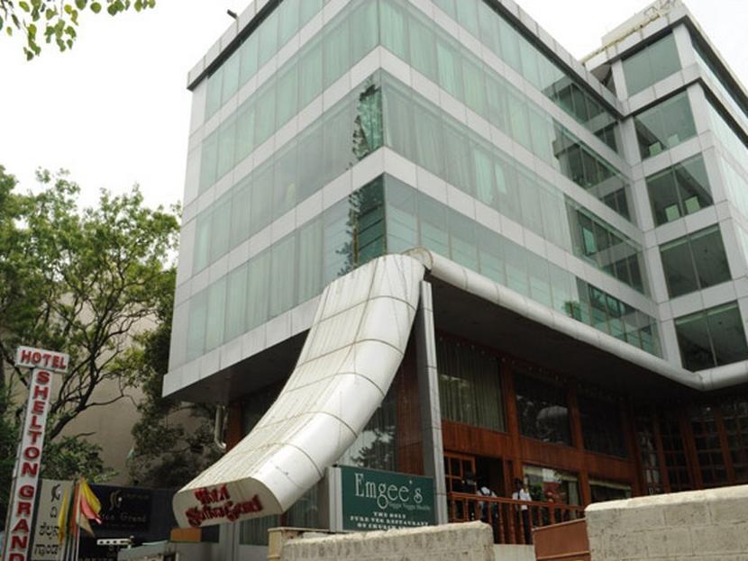 The Shelton Grand Hotel 벵갈루루 외부 사진